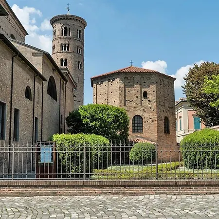 Luxury Private - Center * ראבנה